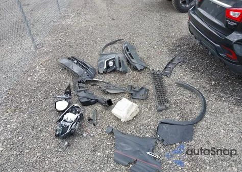 2018 Mitsubishi Outlander Sport 2.0 Le z USA, uszkodzony, nr VIN JA4AP3AU9JZ027157